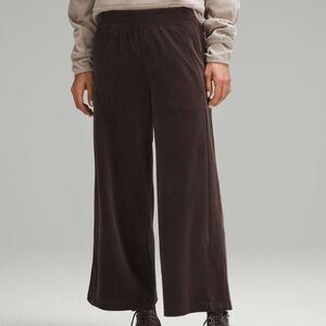 Lululemon Scuba Mid-Rise Wide-Leg Crop Velvet Corduroy in Espresso brown
